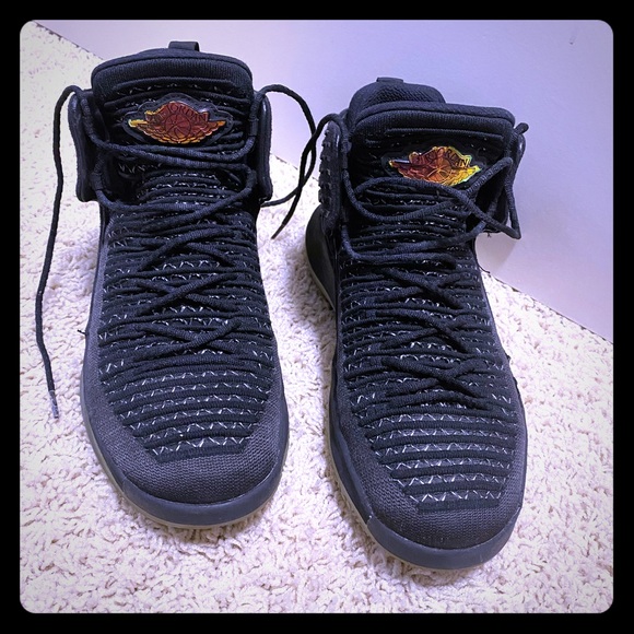 big kid size 7 shoe in men's